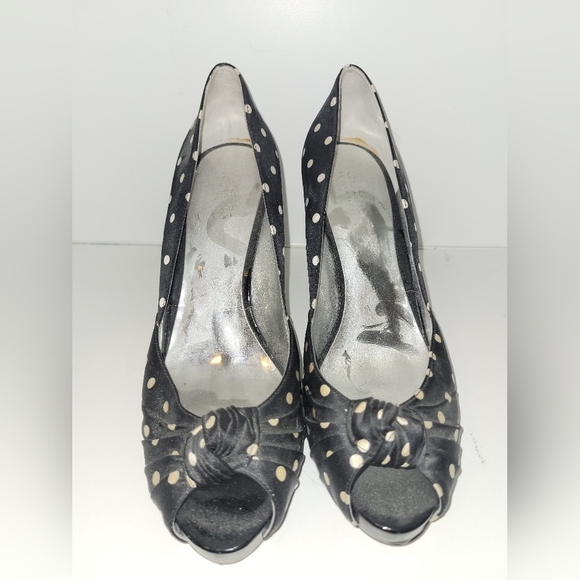 Guess polka dot  shoes size 8 - Picture 2 of 4
